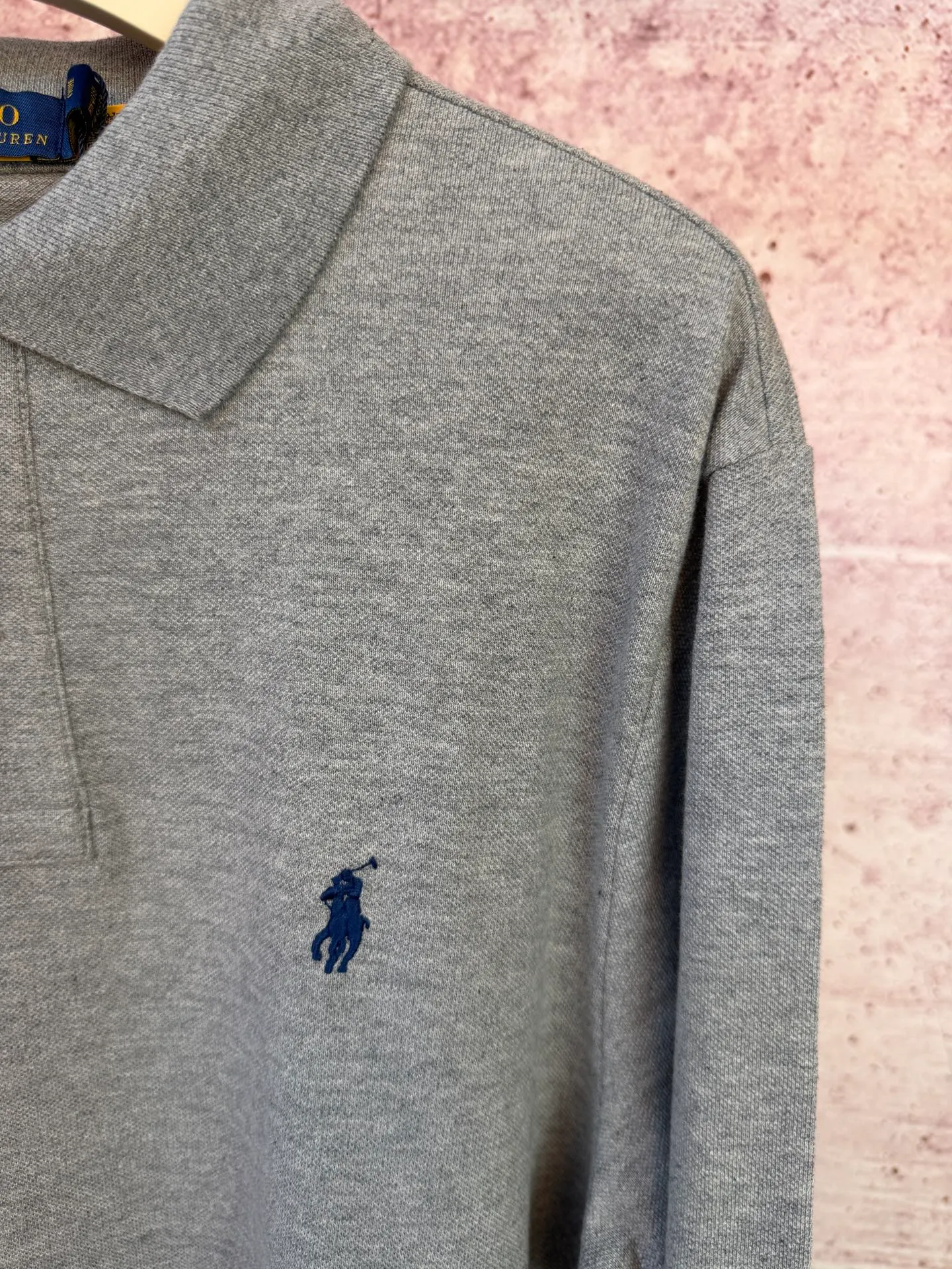 P200 Ralph Lauren classic unisex pony logo pique polo long sleeves, the original version is the same 250g pure cotton pique fabric, there is no difference in the overall style and craftsmanship, it is simple and lazy to wear alone, and the old money style polo collar is the first choice for autumn.